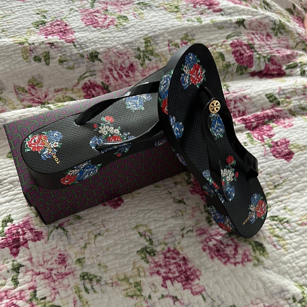 2020 Tory Burch wedge flip flop sandals